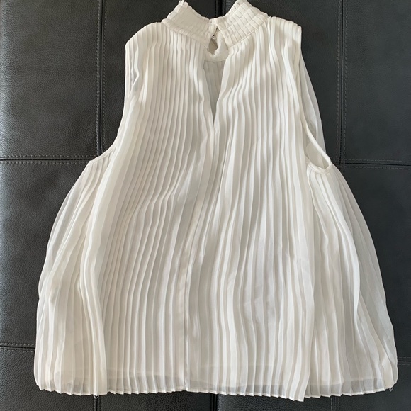 Zara Flowy Turtleneck Tank - Picture 3 of 4